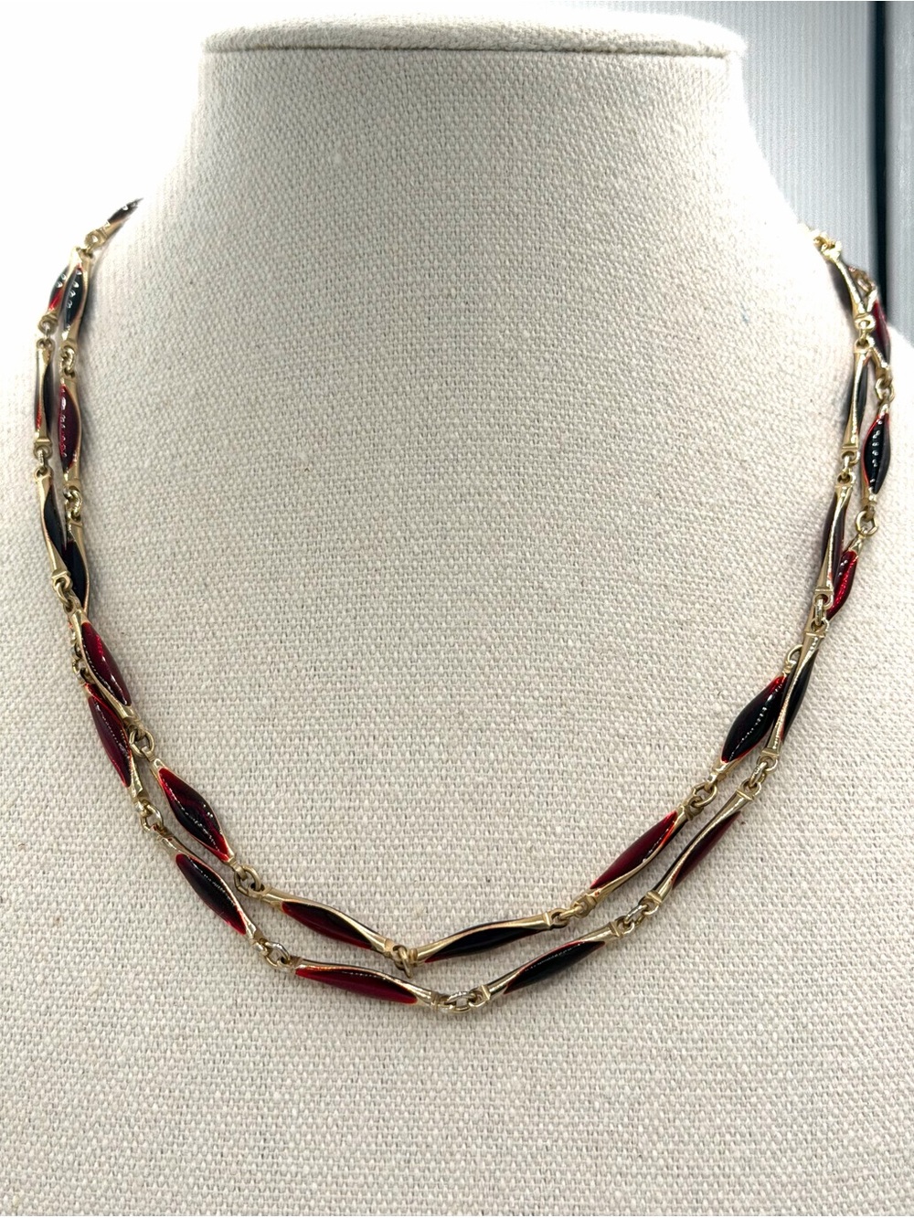 Vintage Dark Red Enamel Marquise Shape Link Chain Gold-Tone Necklace Jewelry